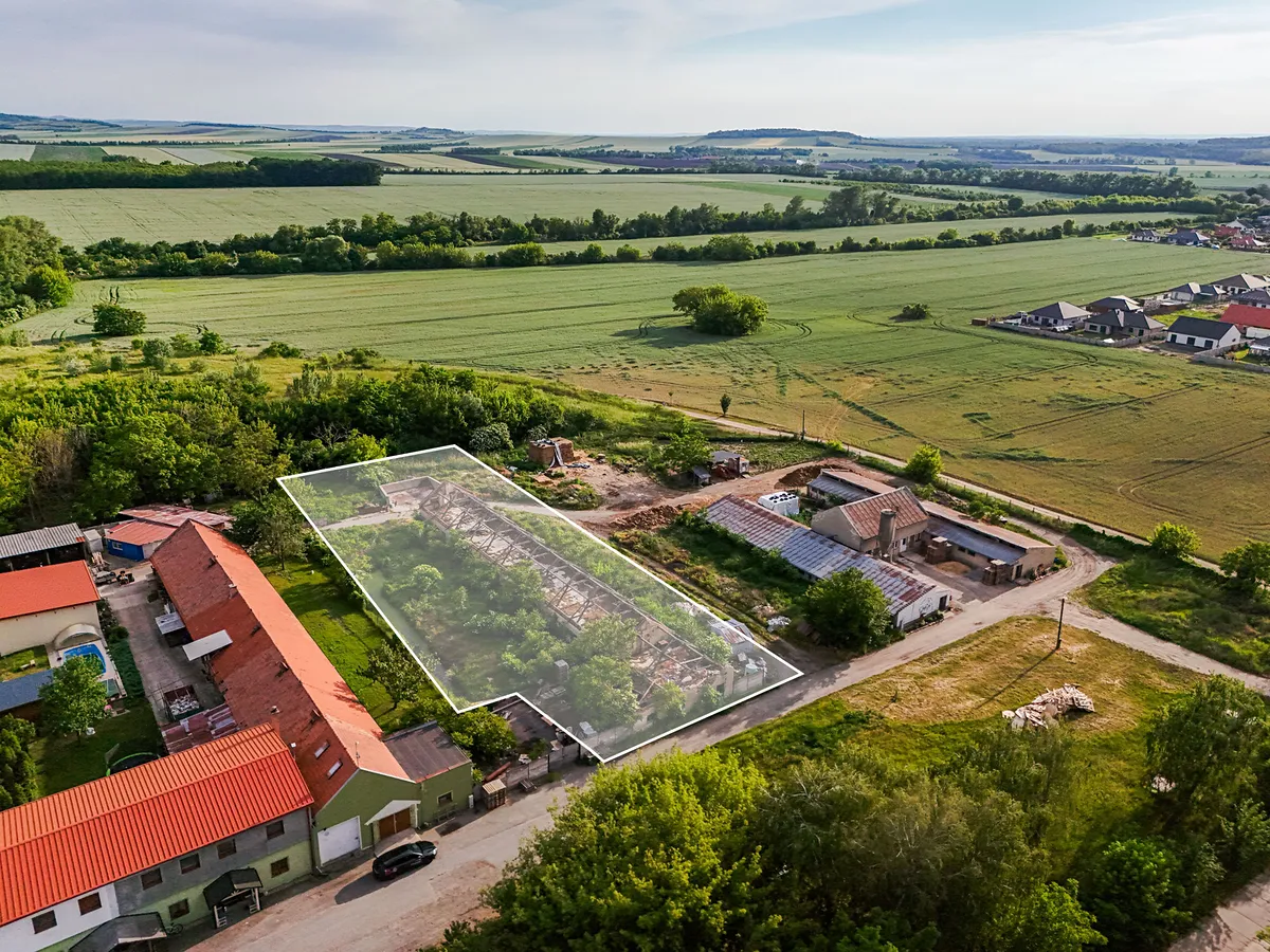 Prodej komerčního pozemku 3250 m²